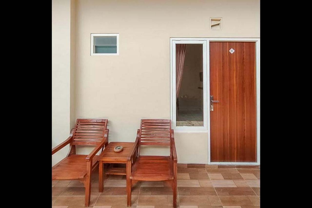 Готель Reddoorz Near Bns Batu Tlekung Екстер'єр фото